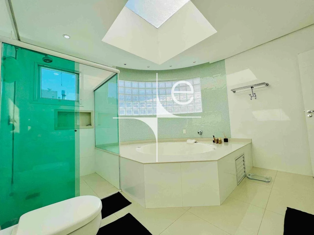 Furnished house with 7 bedrooms and a balcony BBQ — photo 36