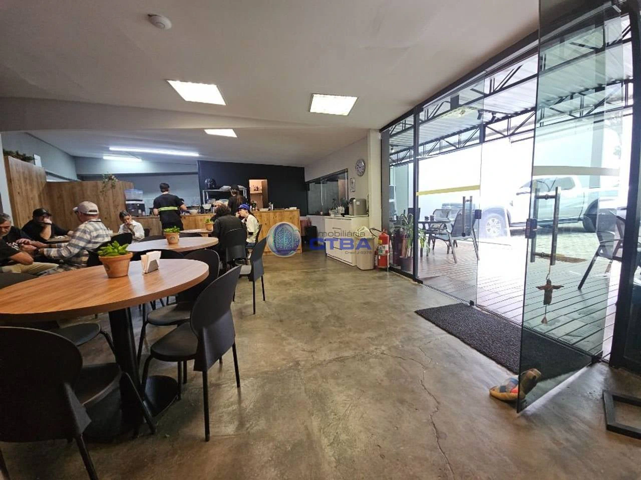 Floor-to-ceiling windows in a 13-bedroom house, 526 m² — photo 5