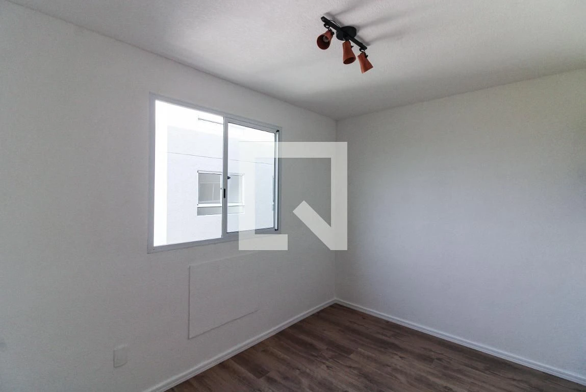 Balcony with a grill in a 2-bedroom apartment, 43 m² — photo 27
