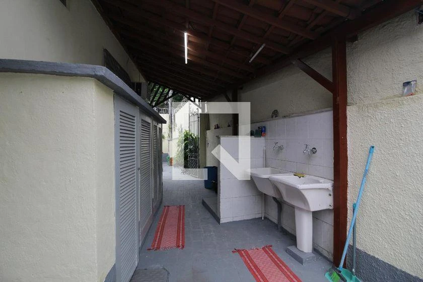 Casa de 3 dormitorios, 1 con baño propio, 545 m² — photo 4
