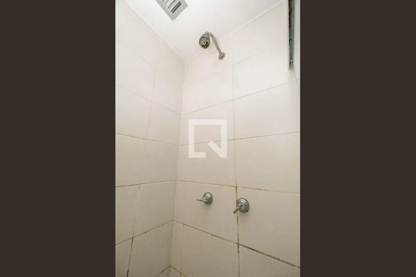 Furnished 2-bedroom apartment with a balcony — photo 38