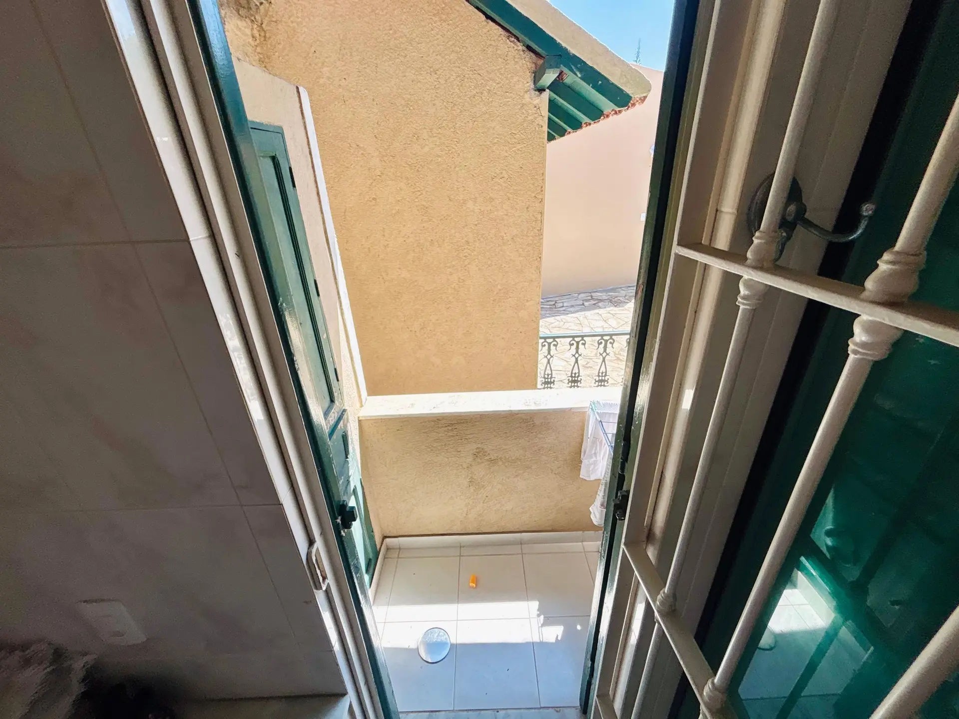 Furnished house, 380 m², with a grill on the balcony — photo 57