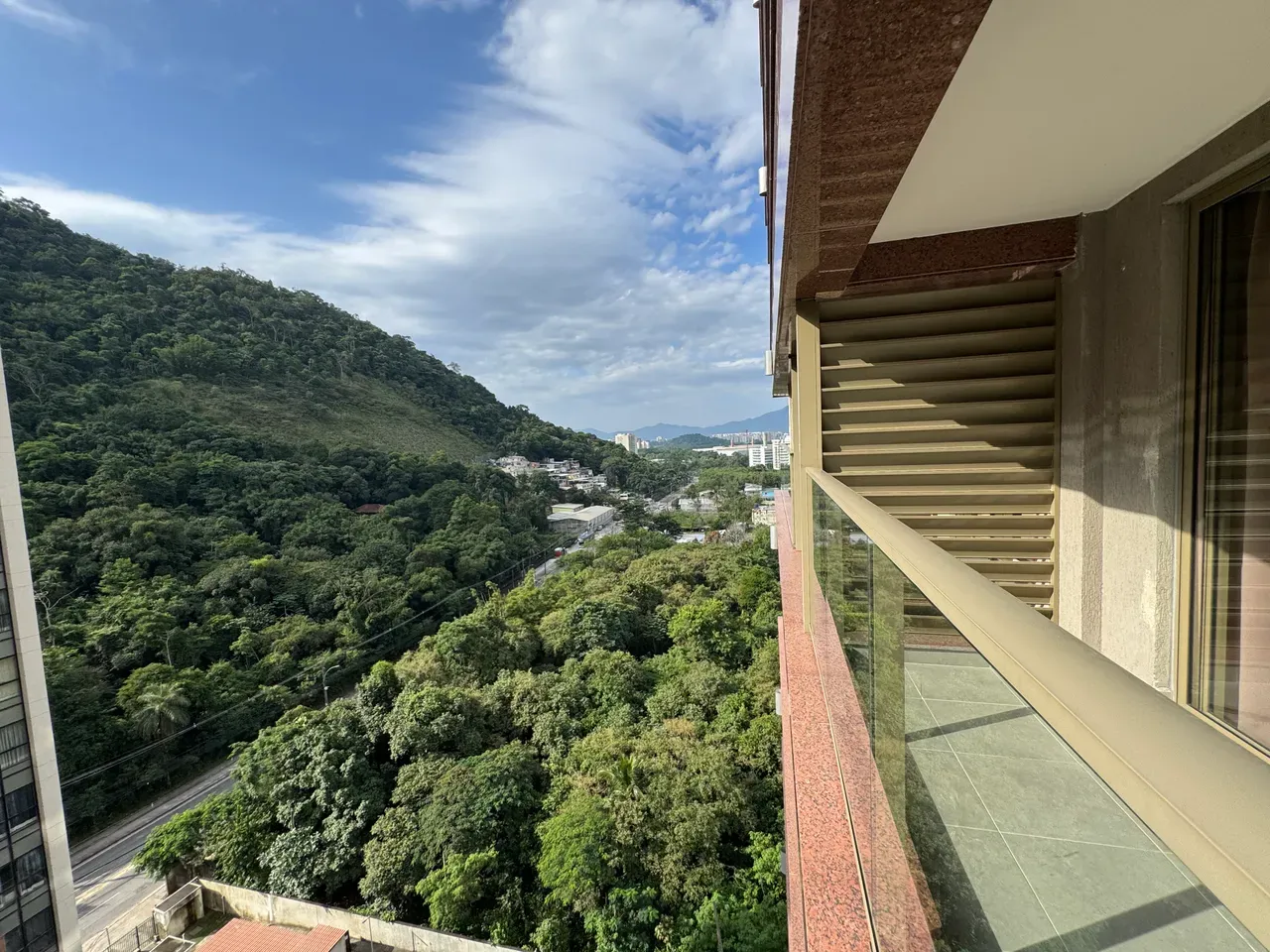 69 m² apartment with a mountain view and a home office — photo 15