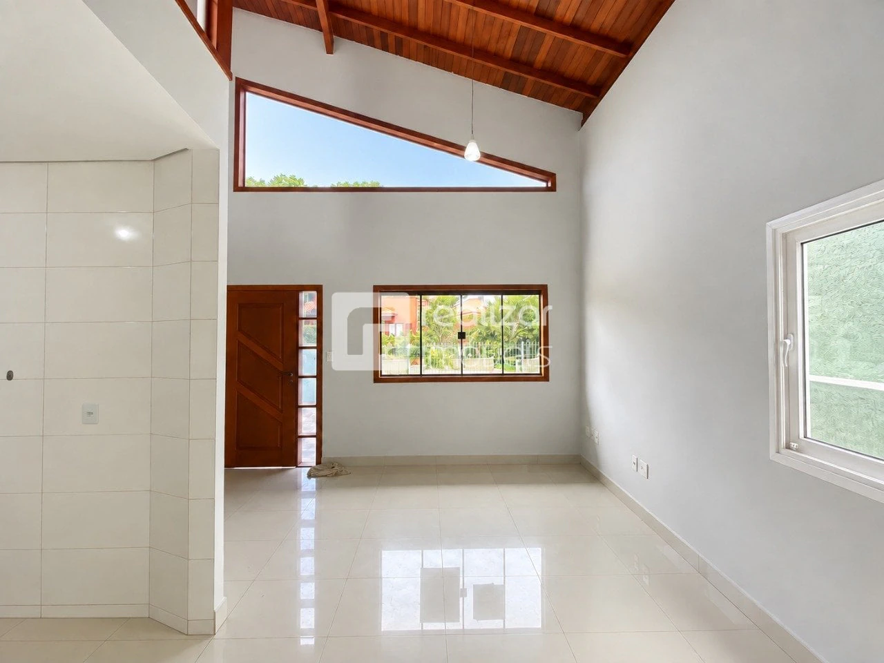 160 m² house with a bathtub and floor-to-ceiling windows — photo 6
