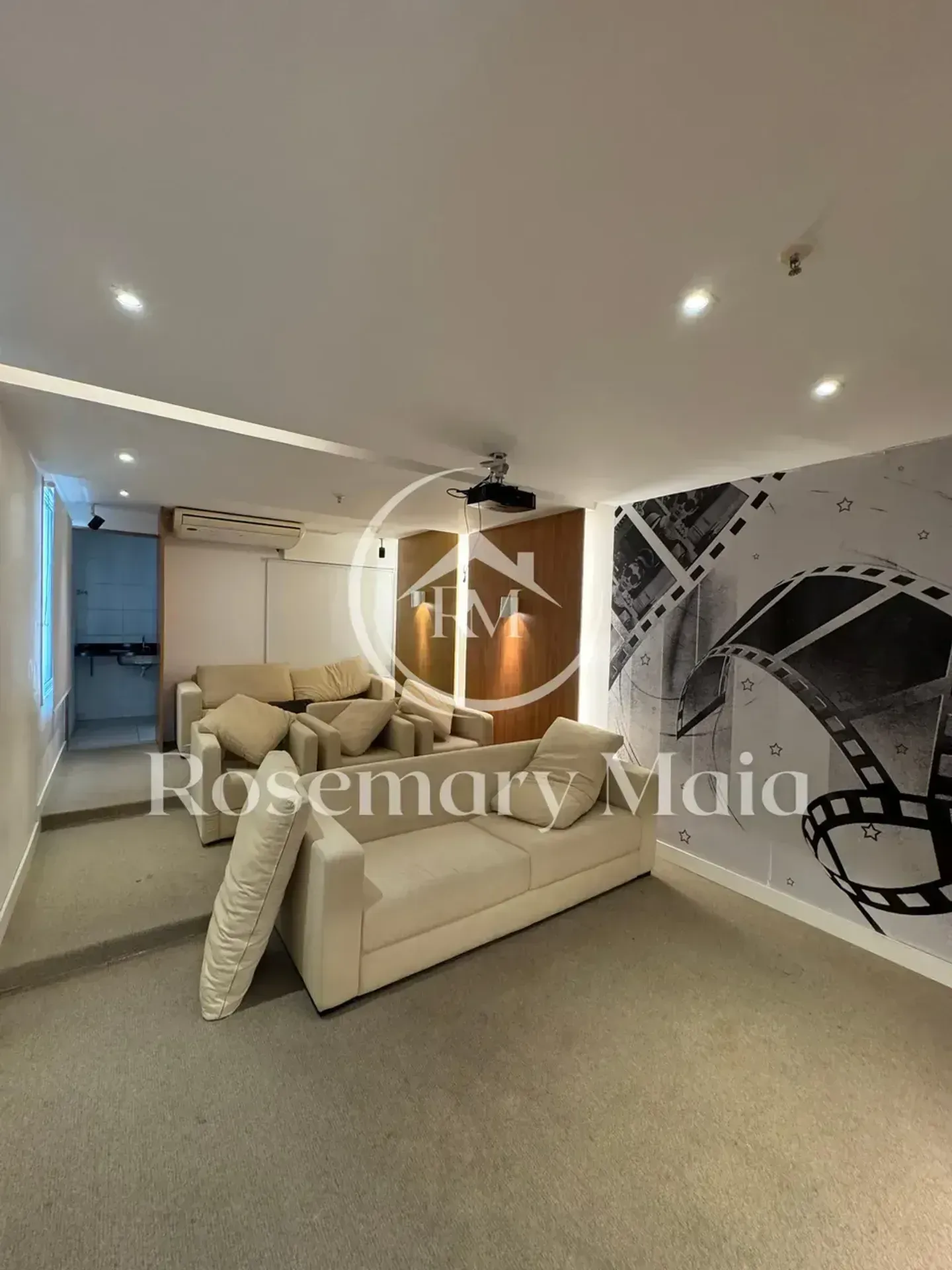 Duplex penthouse with 4 bedrooms and city view — photo 53