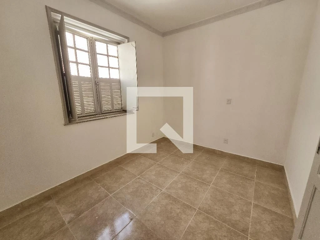 Apartment with 2 bedrooms and a glass-enclosed shower — photo 37