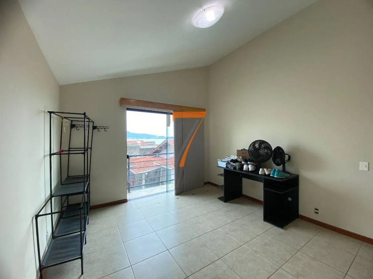 3-bedroom house with a water view in Florianópolis — photo 26