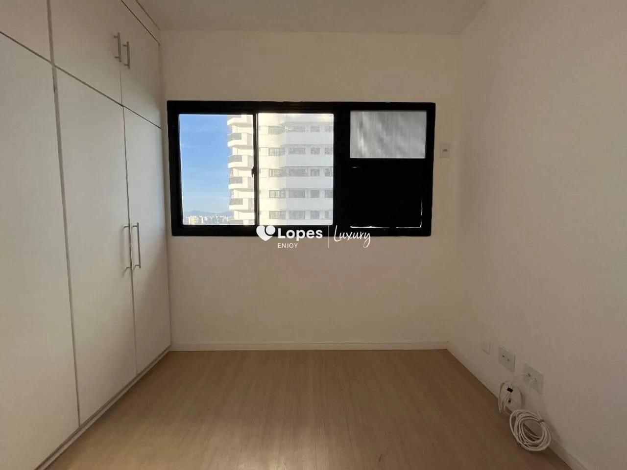 Rental apartment with 3 bedrooms, balcony and 3 bathrooms — photo 13