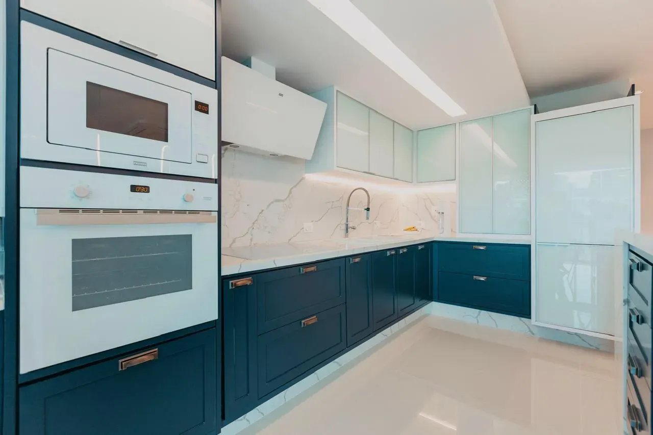 3-bedroom apartment in a building with a sauna — photo 18