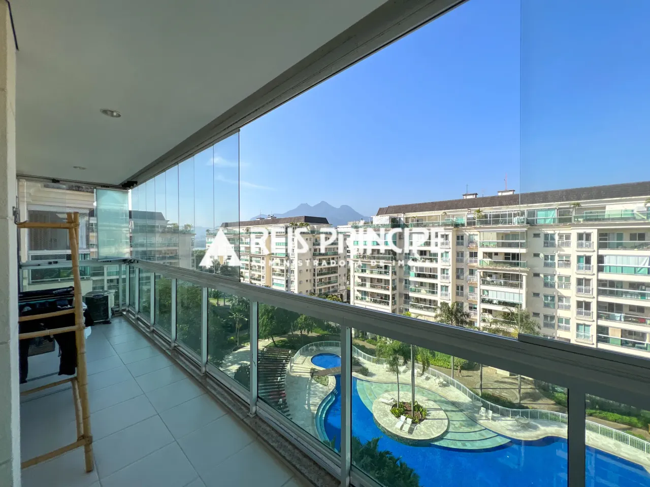 Furnished apartment with 3 bedrooms and 3 bathrooms — photo 3