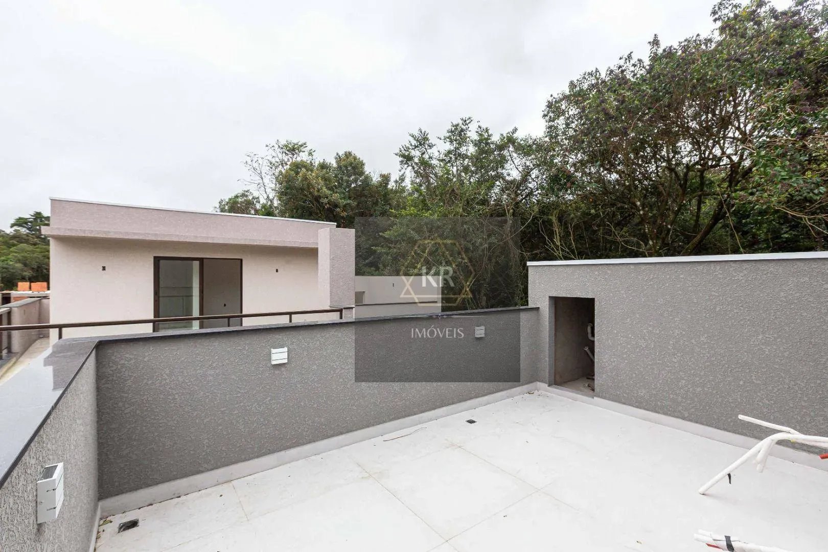 Casa com janelas do piso ao teto, Santa Felicidade — photo 45