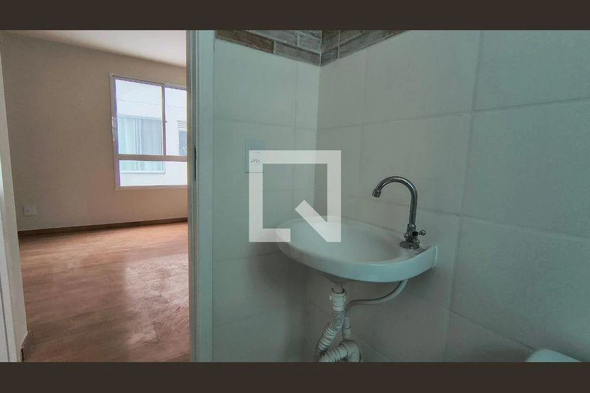 Apartment, 44 m², with wood or laminate floors — photo 2