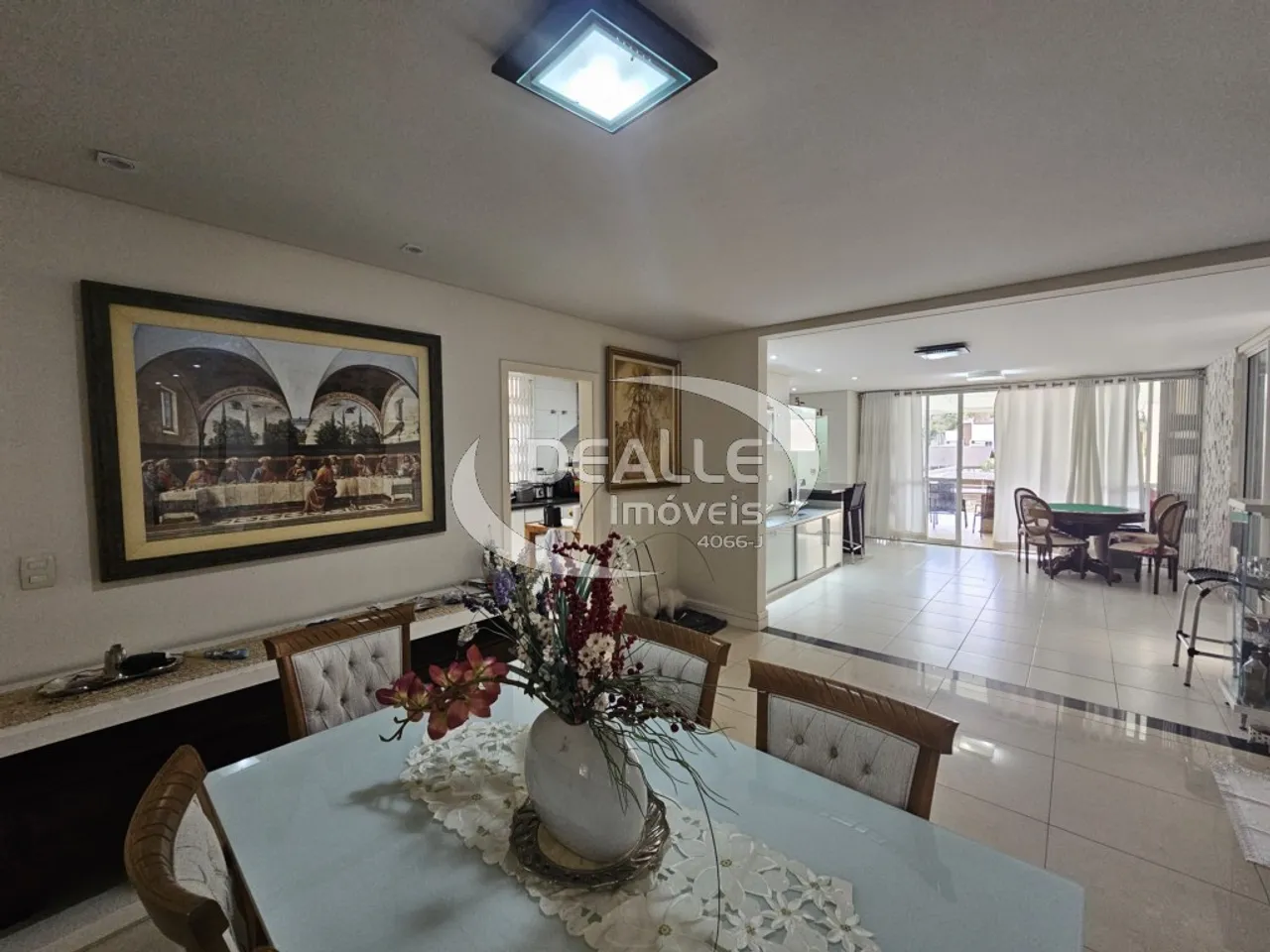 House with 4 en-suite bedrooms and open kitchen — photo 8