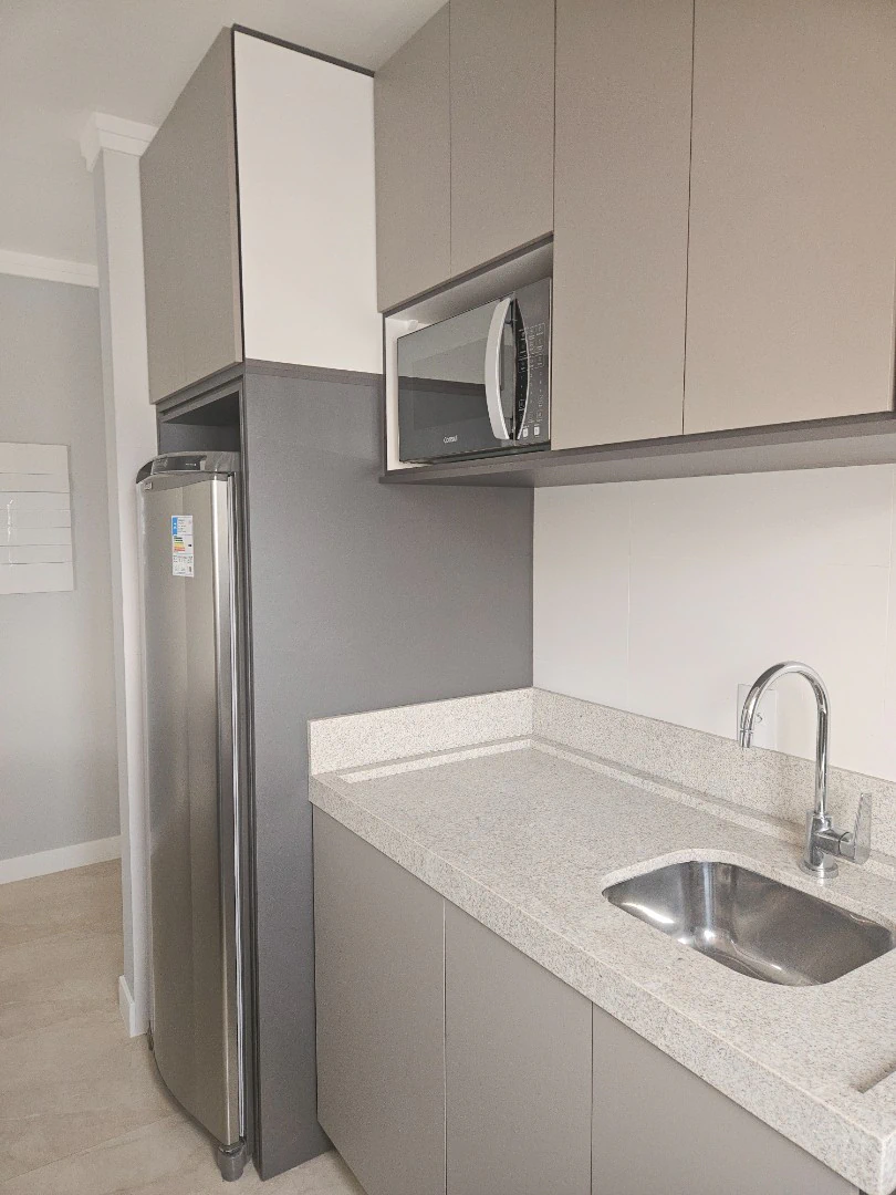 Furnished 2-bedroom apartment with open-plan kitchen