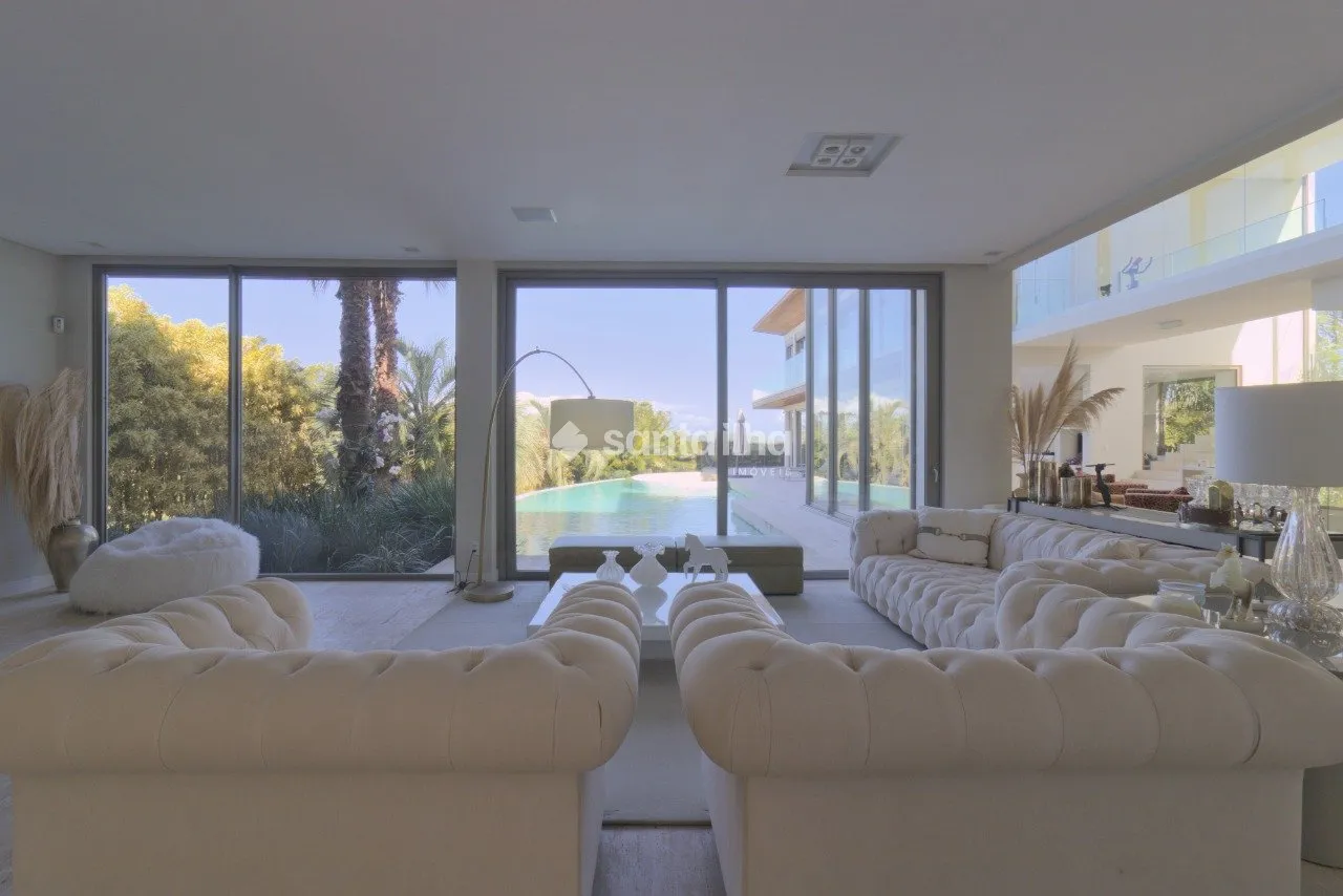 House with 6 en-suite bedrooms and 8 bathrooms, 1350 m² — photo 8
