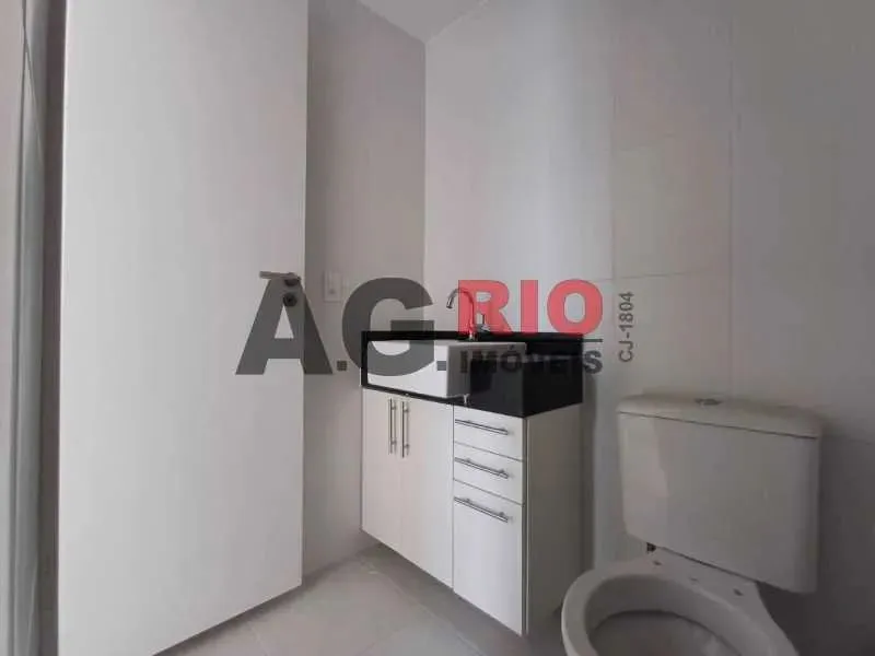 3-bedroom rental apartment with balcony and views — photo 18