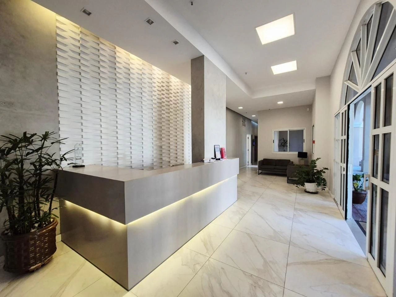 Квартира 74 м² з власним басейном та заскленим балконом — photo 25