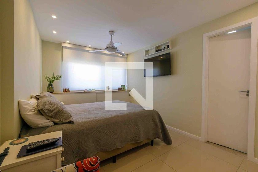 Furnished 3-bedroom apartment with 264 m² — photo 3