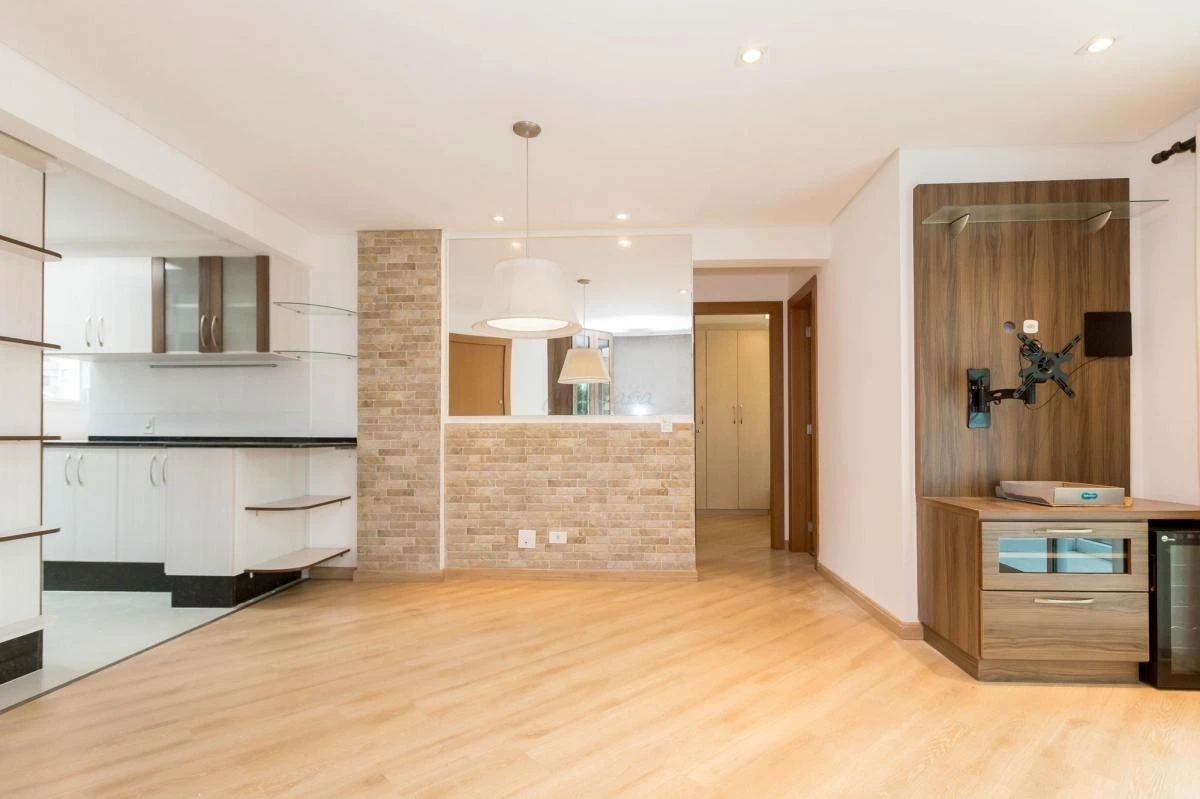 Apartment, 72 m², with a glass-enclosed balcony — photo 25