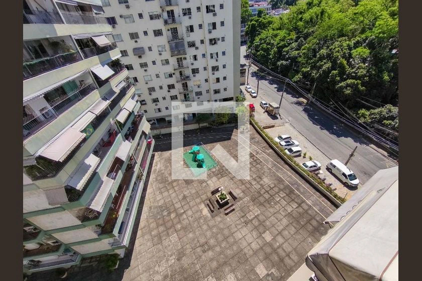 Mountain view in a 4-bedroom apartment, 159 m² — photo 8