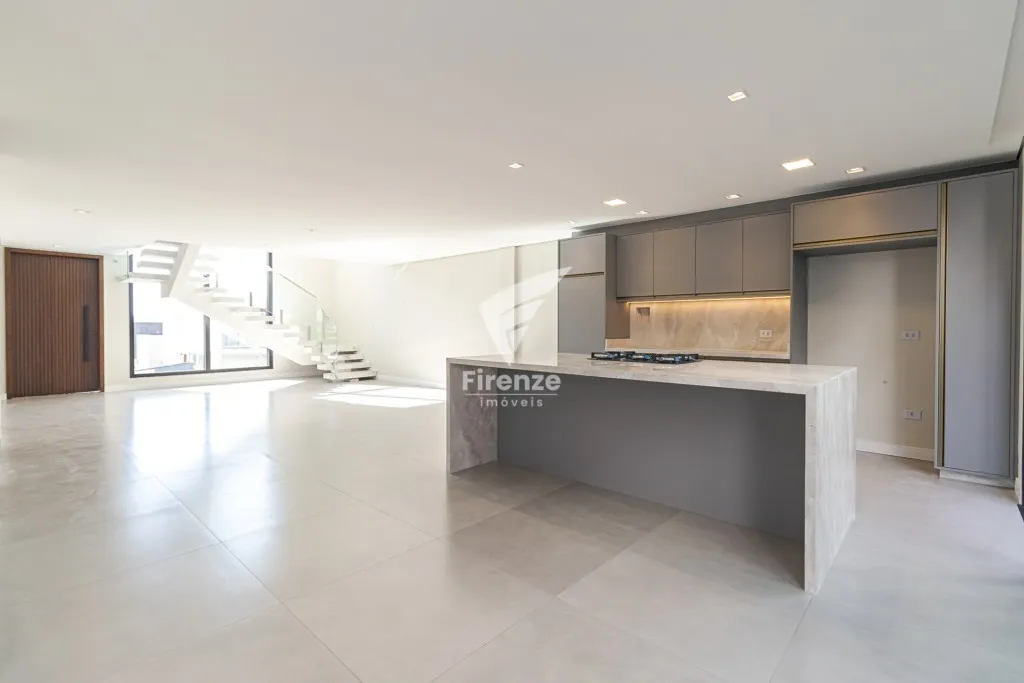 Furnished house with 4 bedrooms and 320 m² — photo 45