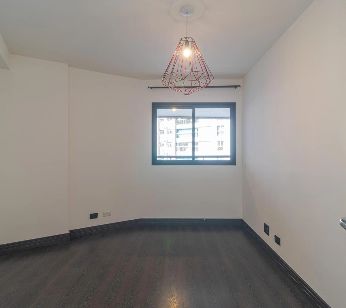Квартира з 2 спальнями, скляним балконом і 110 м² — photo 7