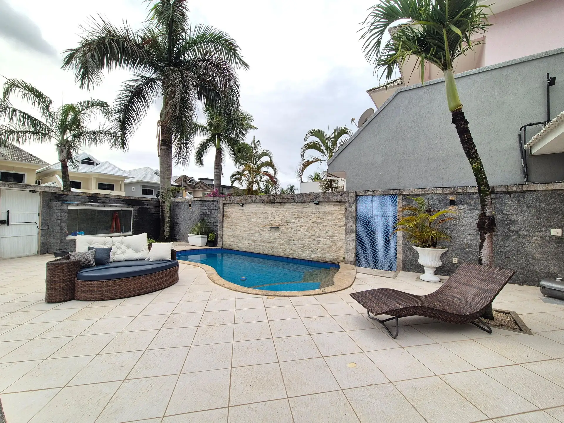 Furnished house, 400 m², with a dishwasher — photo 12
