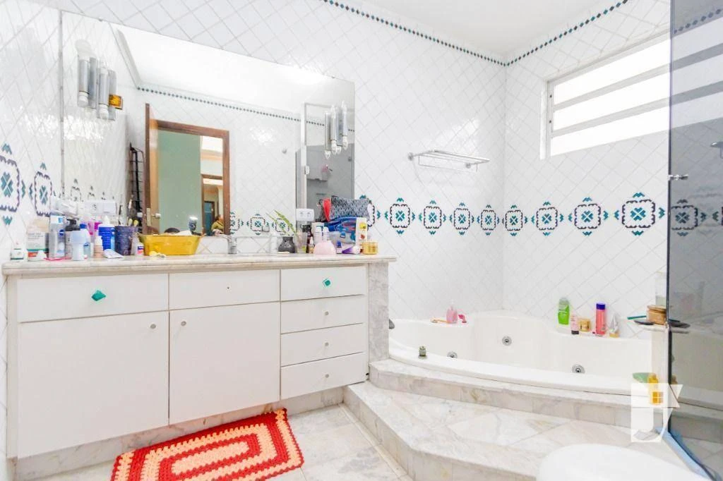Ванна та 4 спальні: будинок 258 м² — photo 8