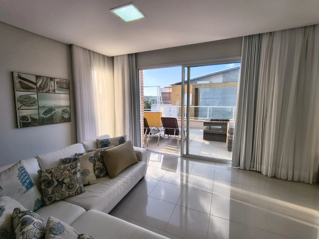 3 en-suite bedrooms in a 342 m² duplex with 2 parking — photo 3