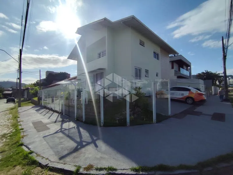 Furnished 60 m² apartment with 2 bedrooms and 1 parking spot
