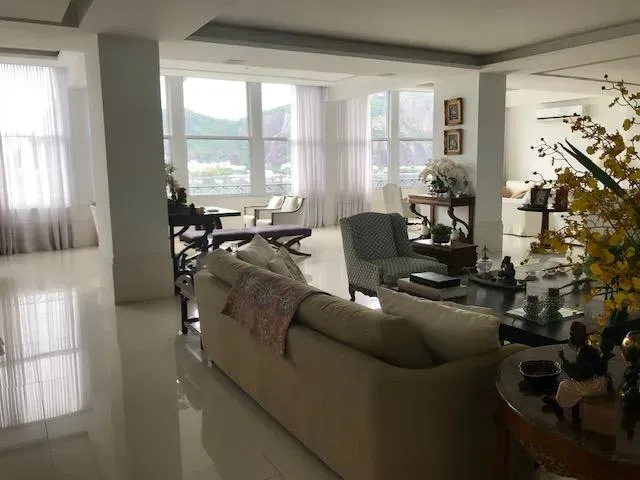 Unfurnished apartment with 3 bedrooms and 5 bathrooms — photo 24