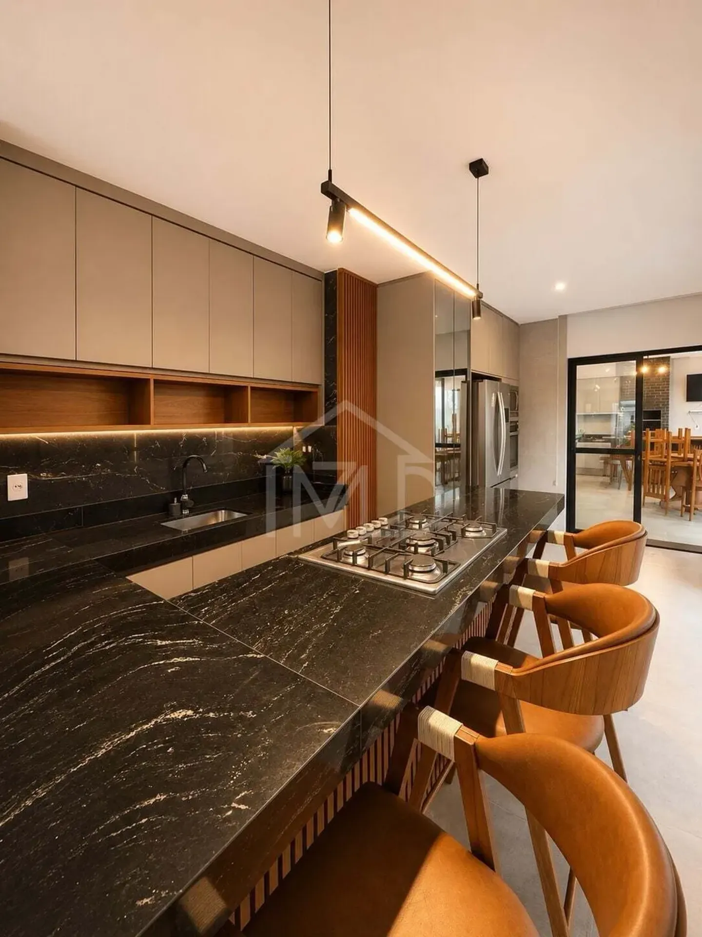 Casa mobiliada com 4 suítes e piscina, 420 m² — photo 33