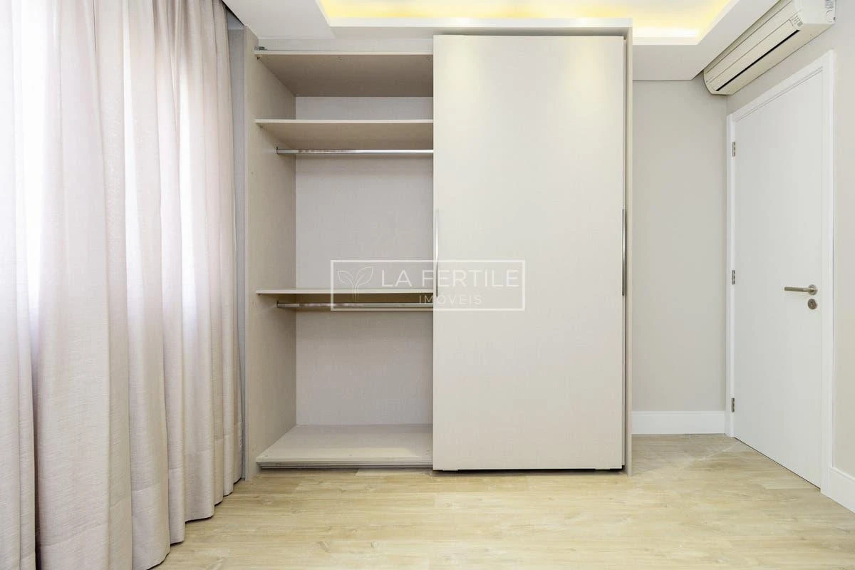 Apartment, 158 m², with a walk-in closet — photo 36
