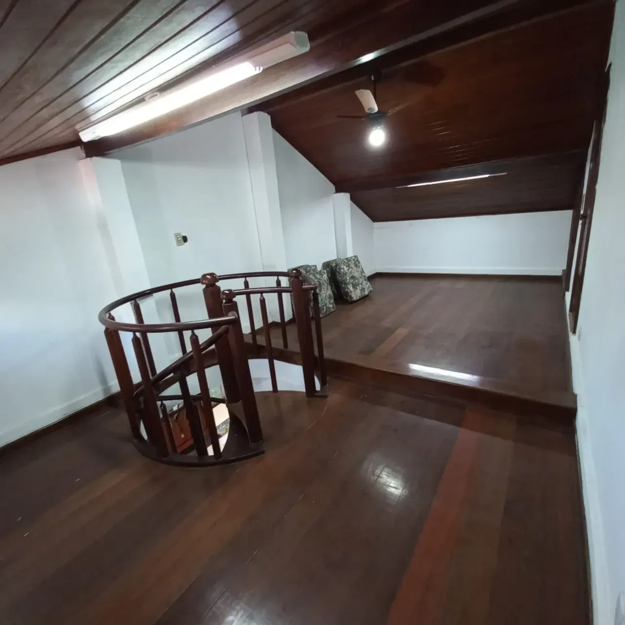 Casa para alugar com 4 quartos e 5 banheiros