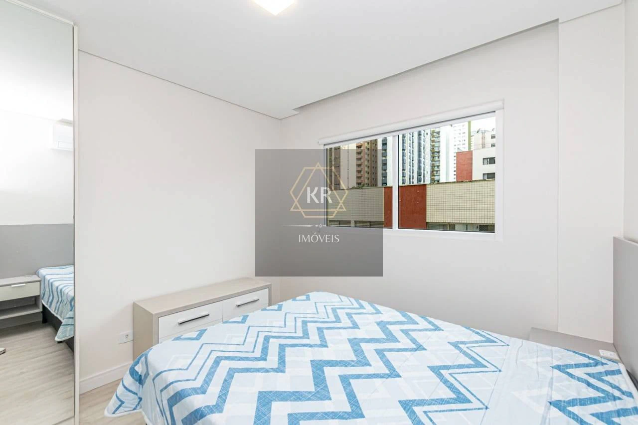 Balcony with a grill in a 2-bedroom apartment, 60 m² — photo 9