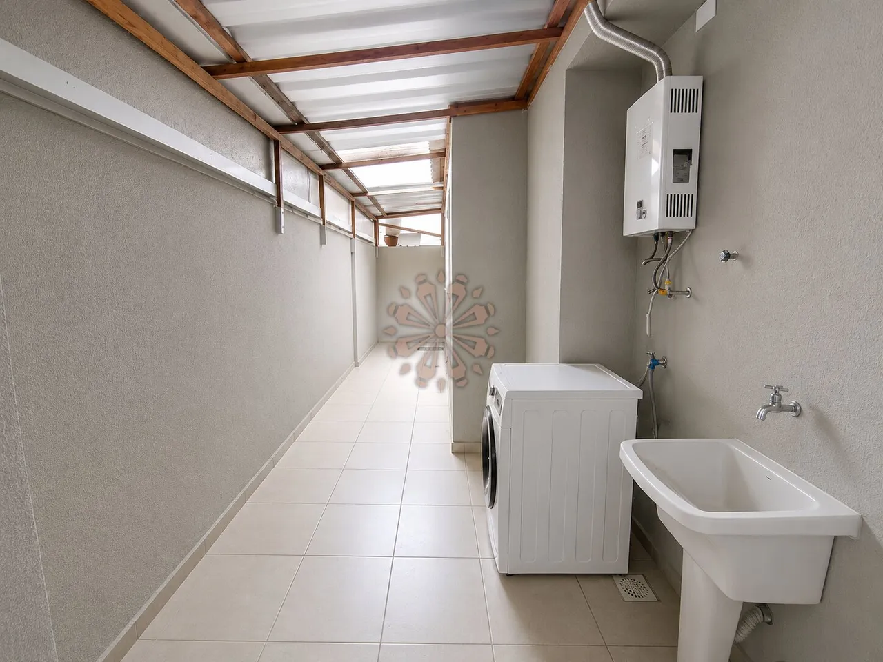 3-bedroom house with a suite and 106 m² — photo 18
