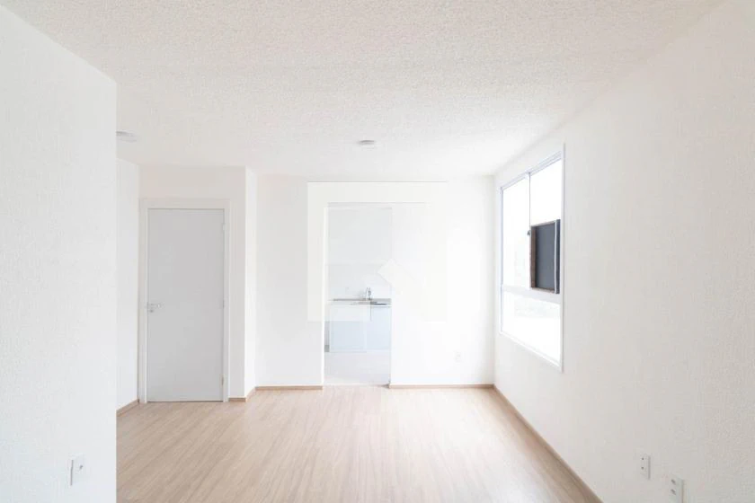 Apartamento de 46 m² com 2 quartos e cozinha fechada — photo 3