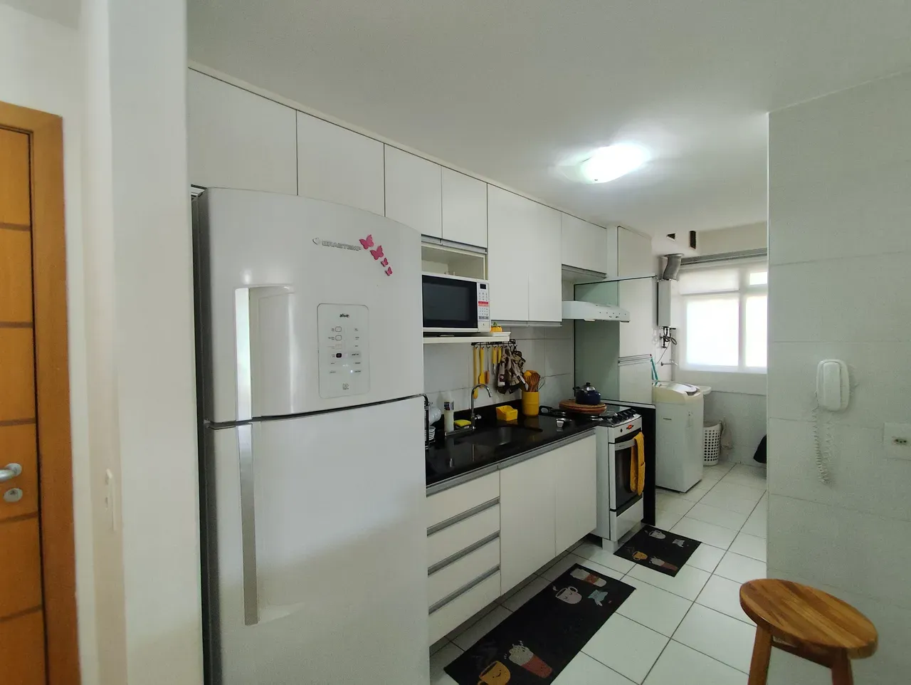 Furnished 3-bedroom apartment with open-plan kitchen — photo 7