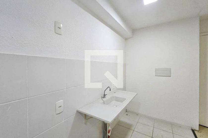 2-bedroom apartment in a building with a gym — photo 17