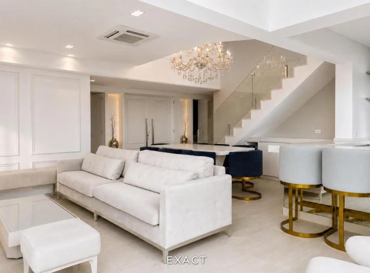 3-bedroom apartment with 5 bathrooms, 3 parking spaces, 298 m²