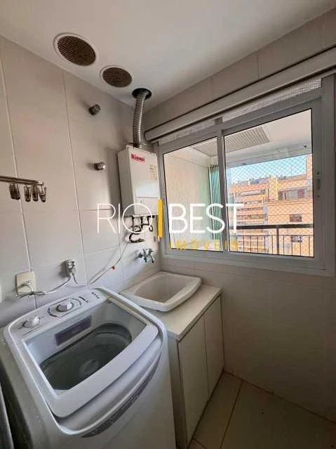 2-bedroom apartment with a glass-enclosed balcony — photo 21