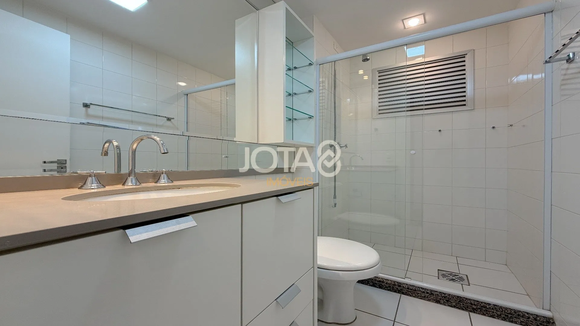 Furnished 3-bedroom apartment with 111 m² and suite — photo 21