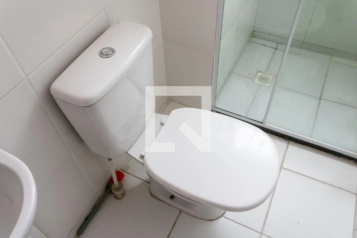 2-bedroom apartment in a building with a gym — photo 4