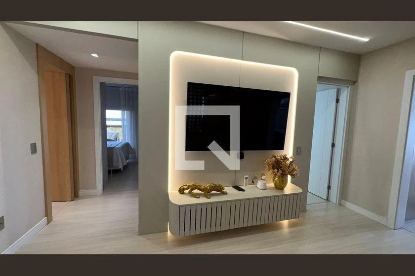 Apartment, 217 m², with a glass-enclosed balcony — photo 2