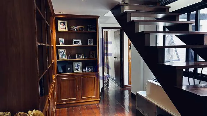 4-bedroom apartment with a grill on the balcony — photo 40