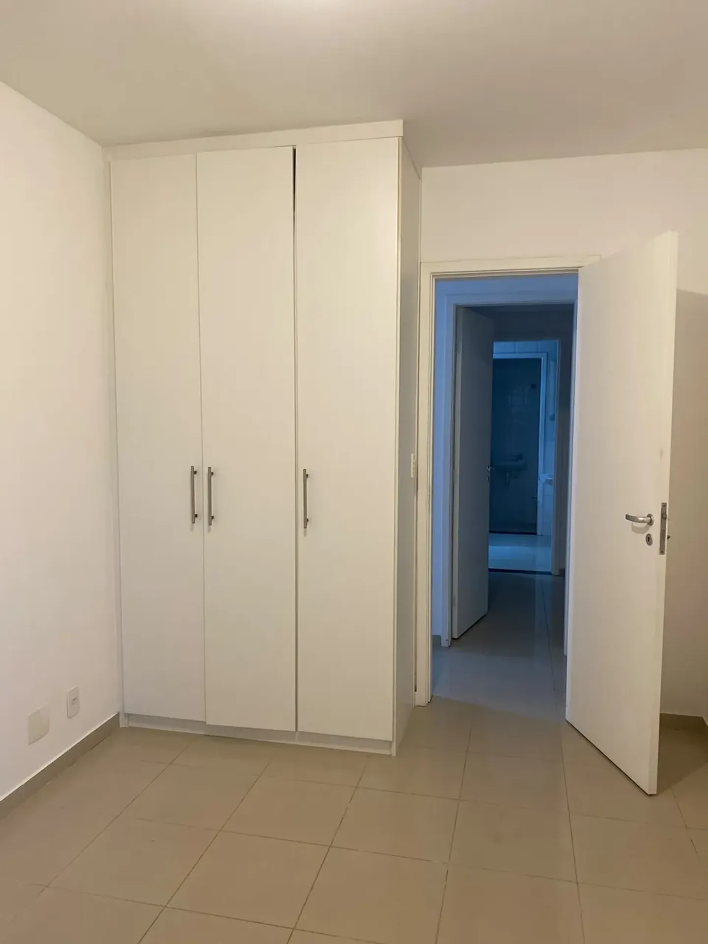 Unfurnished 3-bedroom apartment with balcony and 1 space — photo 4