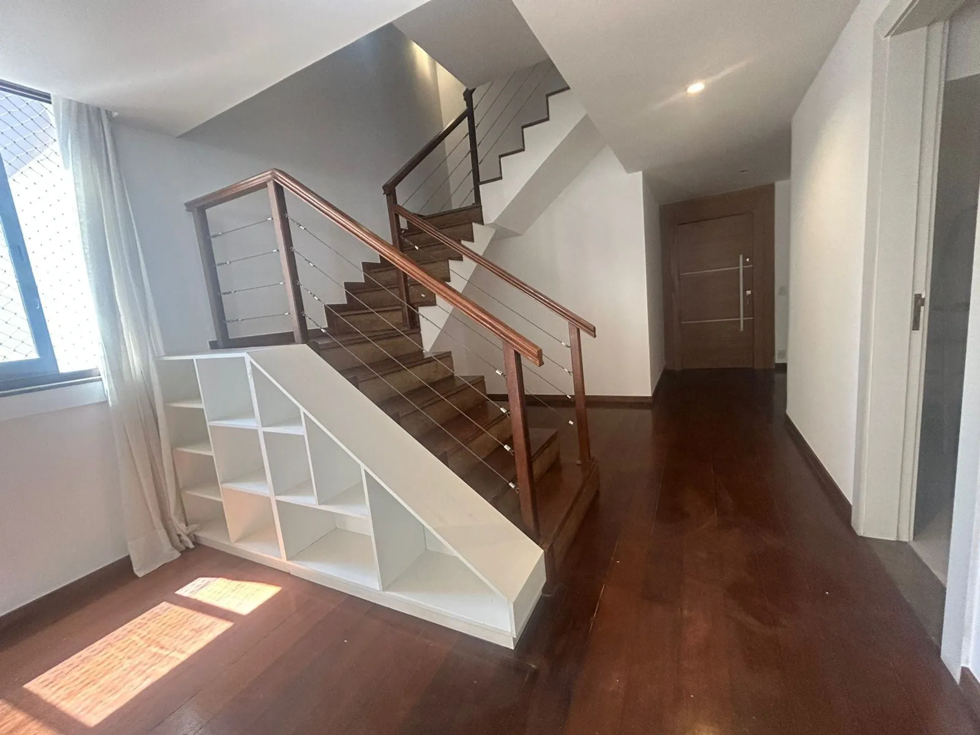 Apartment with 4 bedrooms and an enclosed balcony — photo 29