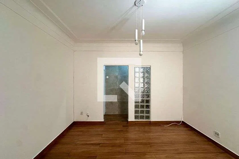 Apartamento de 3 quartos com cozinha separada e 70 m² — photo 21