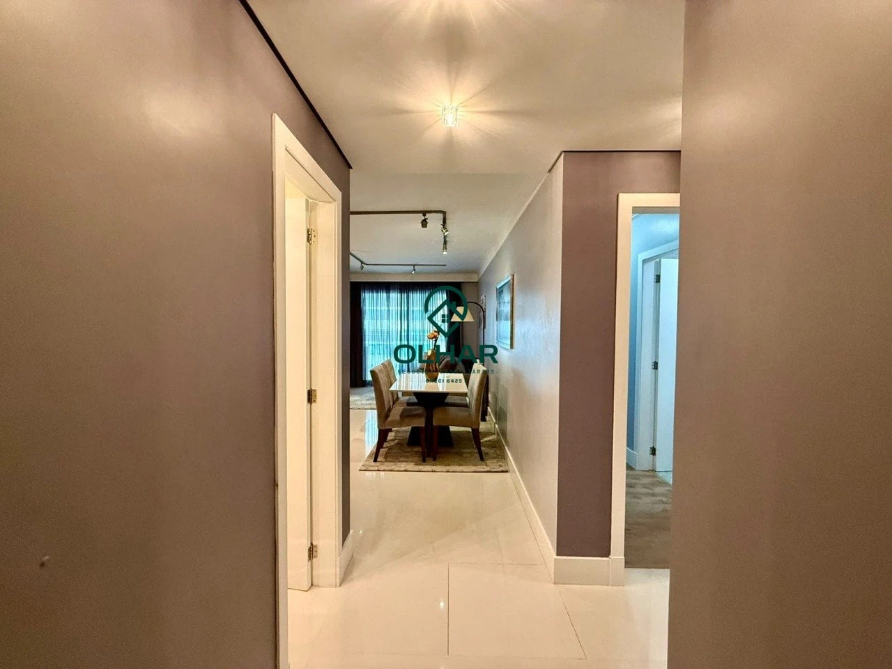 Glass-enclosed balcony in a 2-bedroom apartment, 93 m² — photo 25