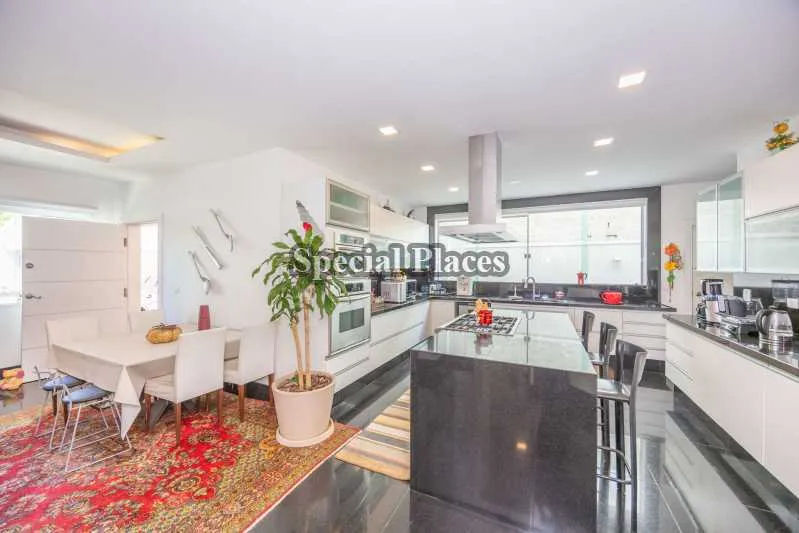 Furnished house with 5 bedrooms and open-plan kitchen — photo 13